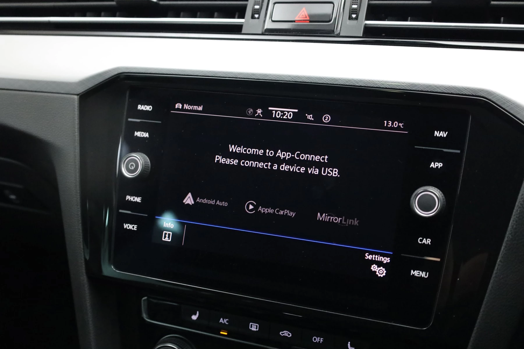Volkswagen-Passat-image-18