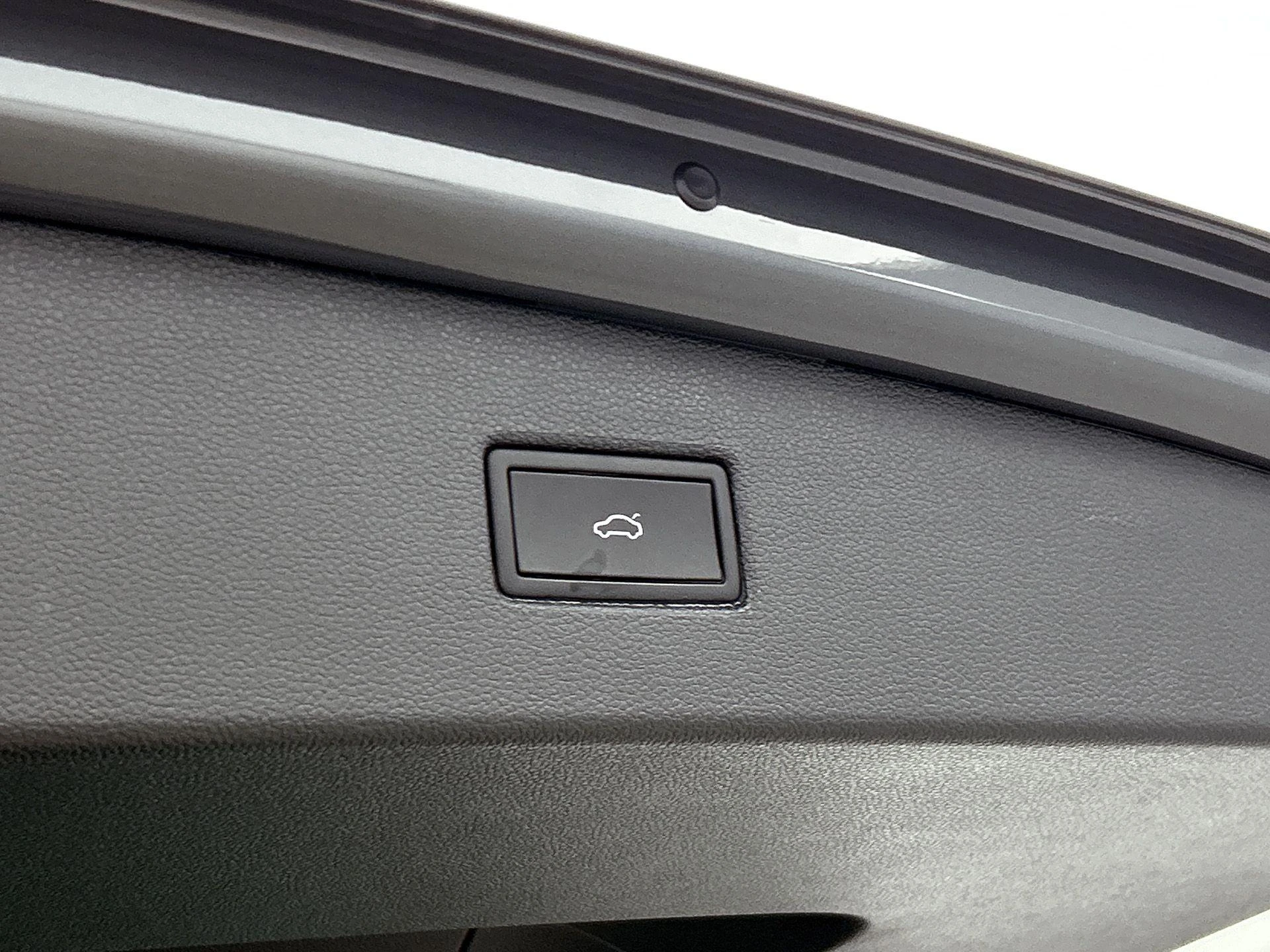 Volkswagen-Tiguan-image-24