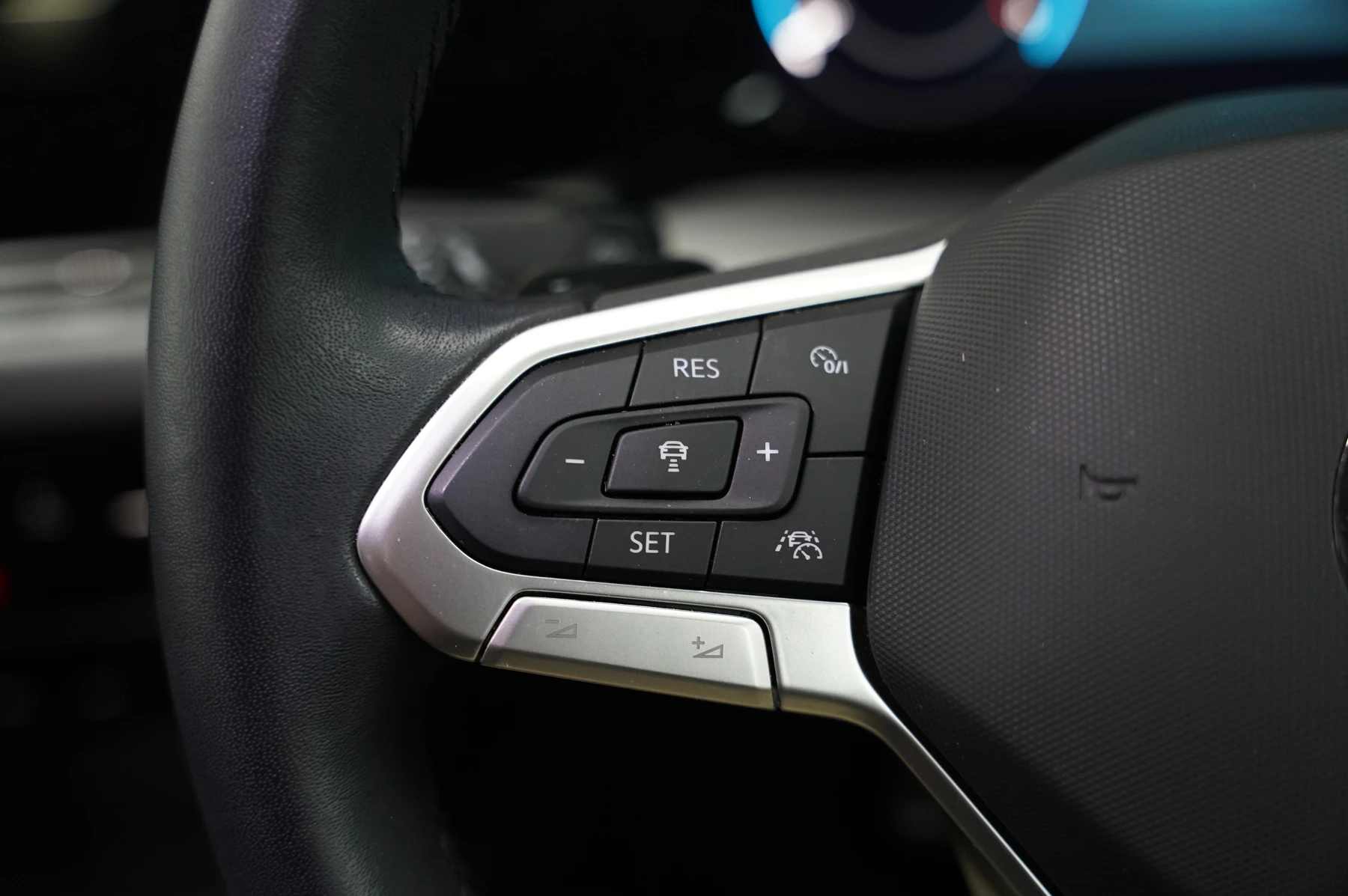 Volkswagen-Golf-image-18