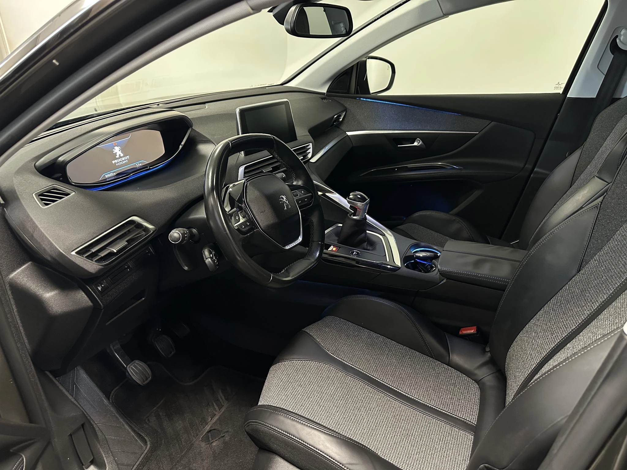 Peugeot-5008-image-8