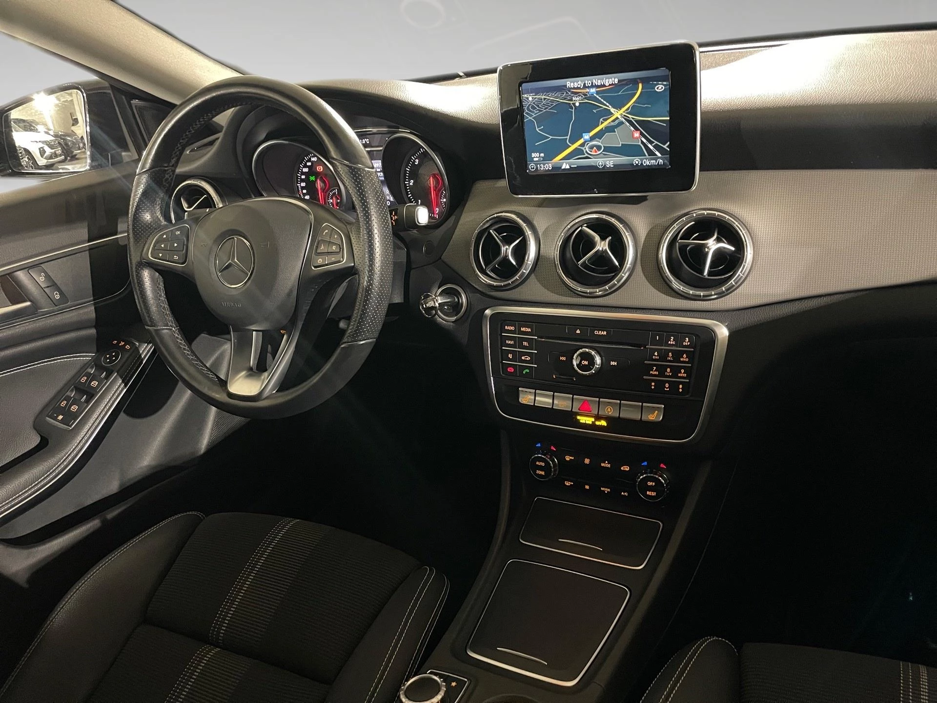 Mercedes-Benz-CLA-image-6