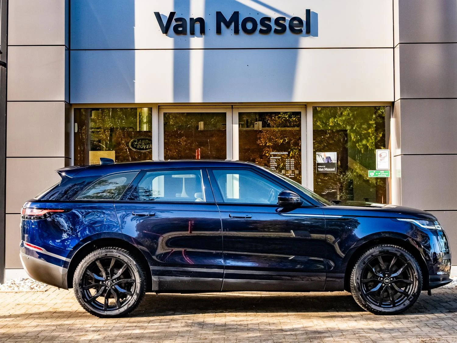Land Rover-Range Rover Velar-image-6