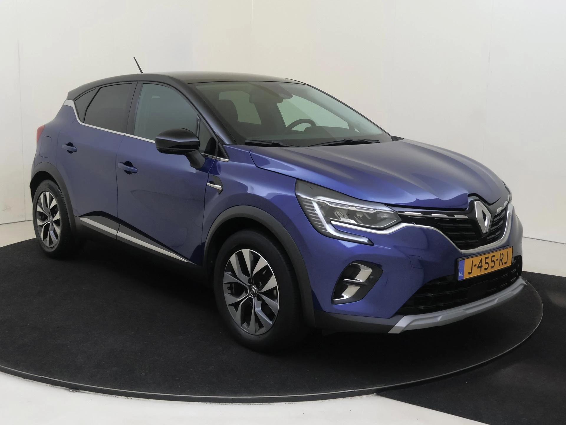 Renault-Captur-image-1