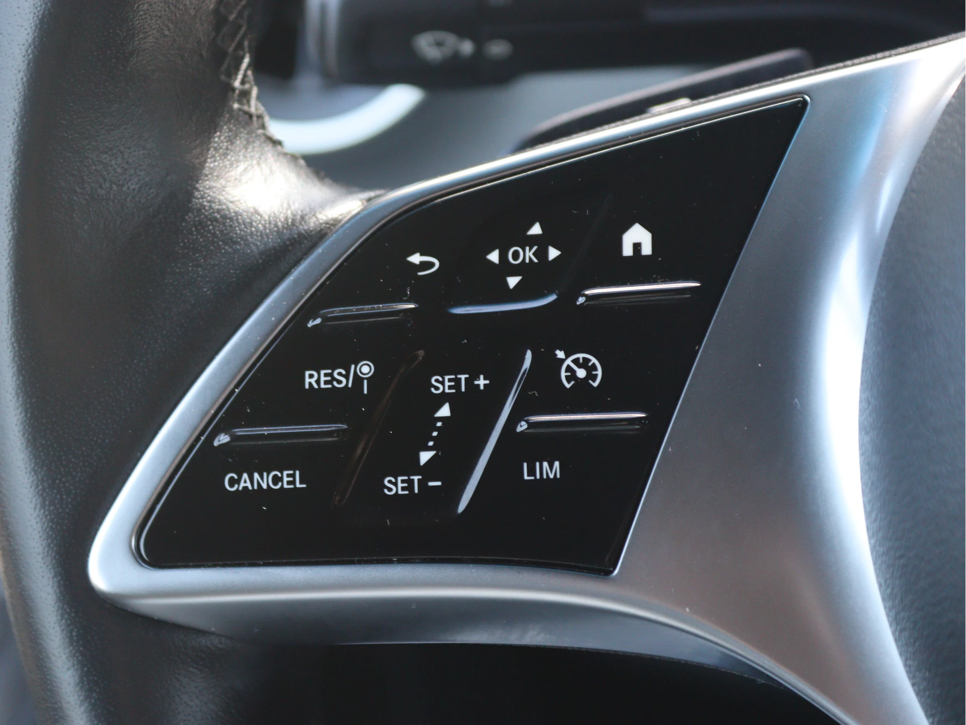 Mercedes-Benz-Sprinter-image-8