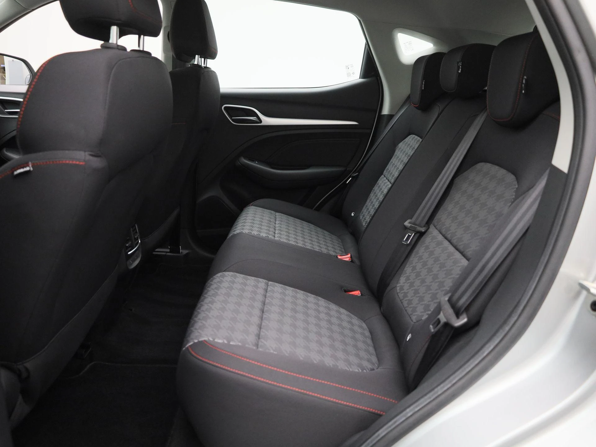 MG ZS EV - 11