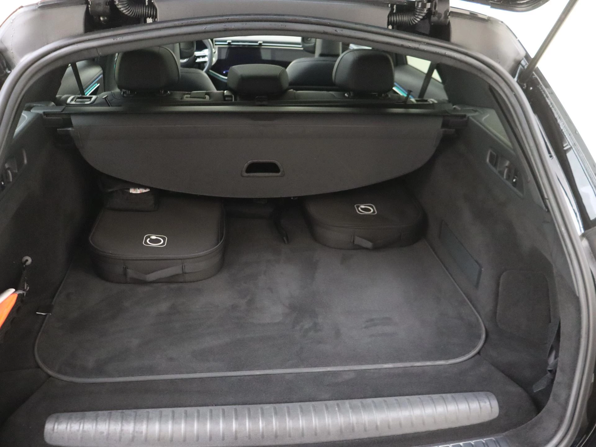 Mercedes-Benz-E-Klasse-image-34