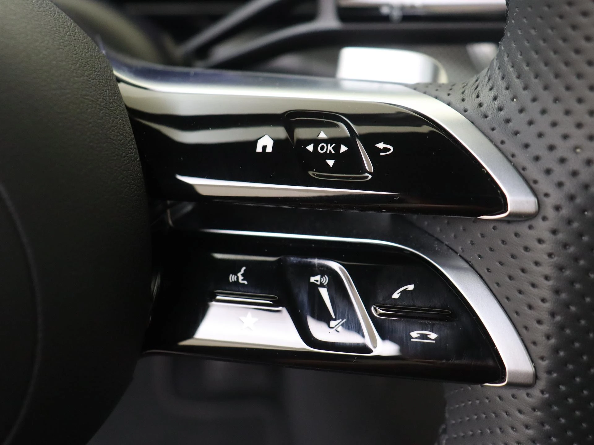 Mercedes-Benz-GLC-image-12