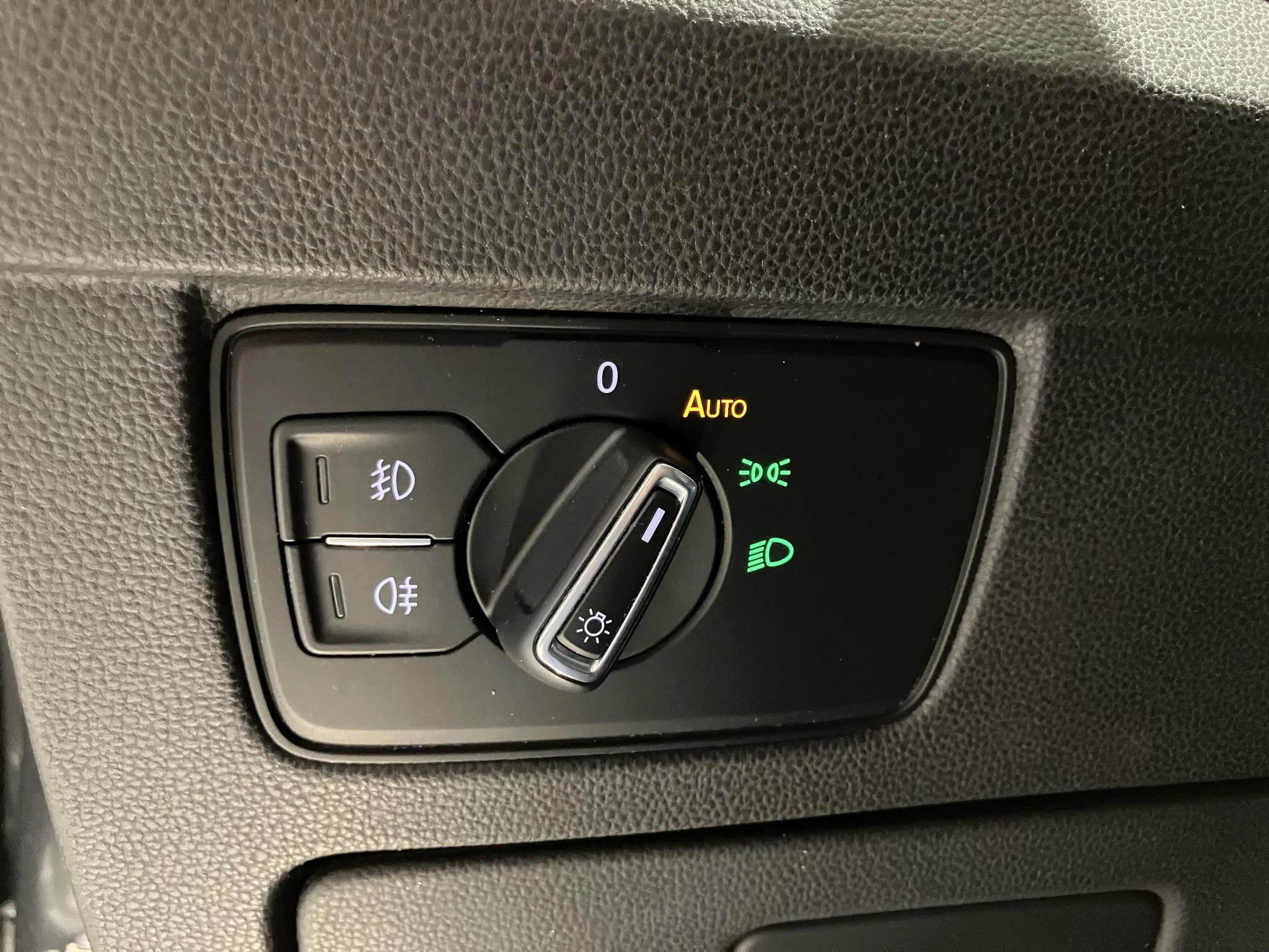 Volkswagen-Passat-image-19