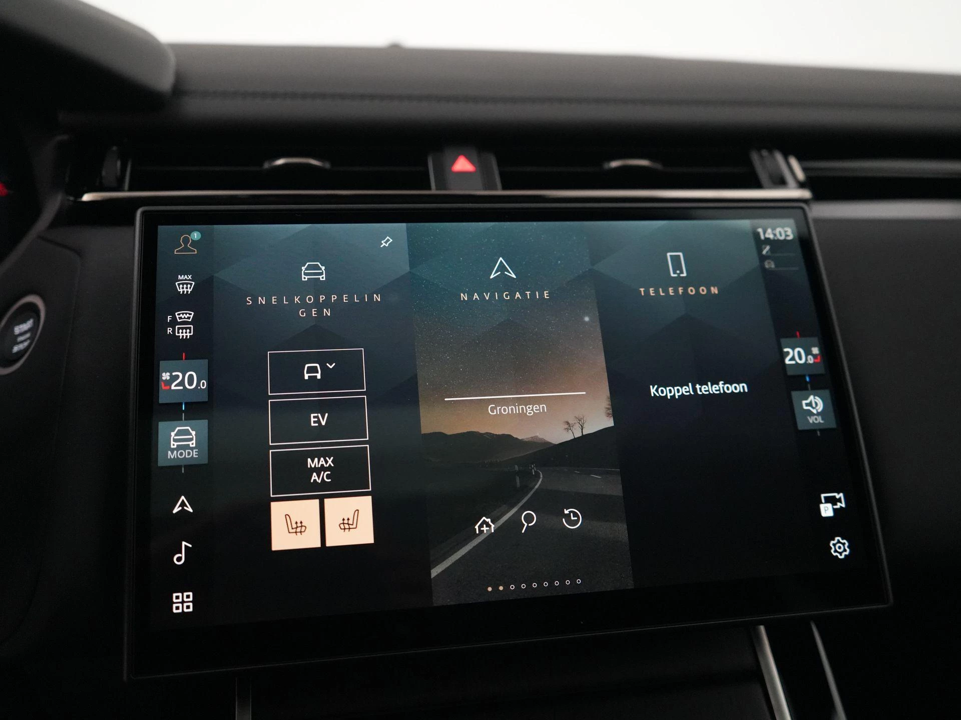 Land Rover-Range Rover Velar-image-19