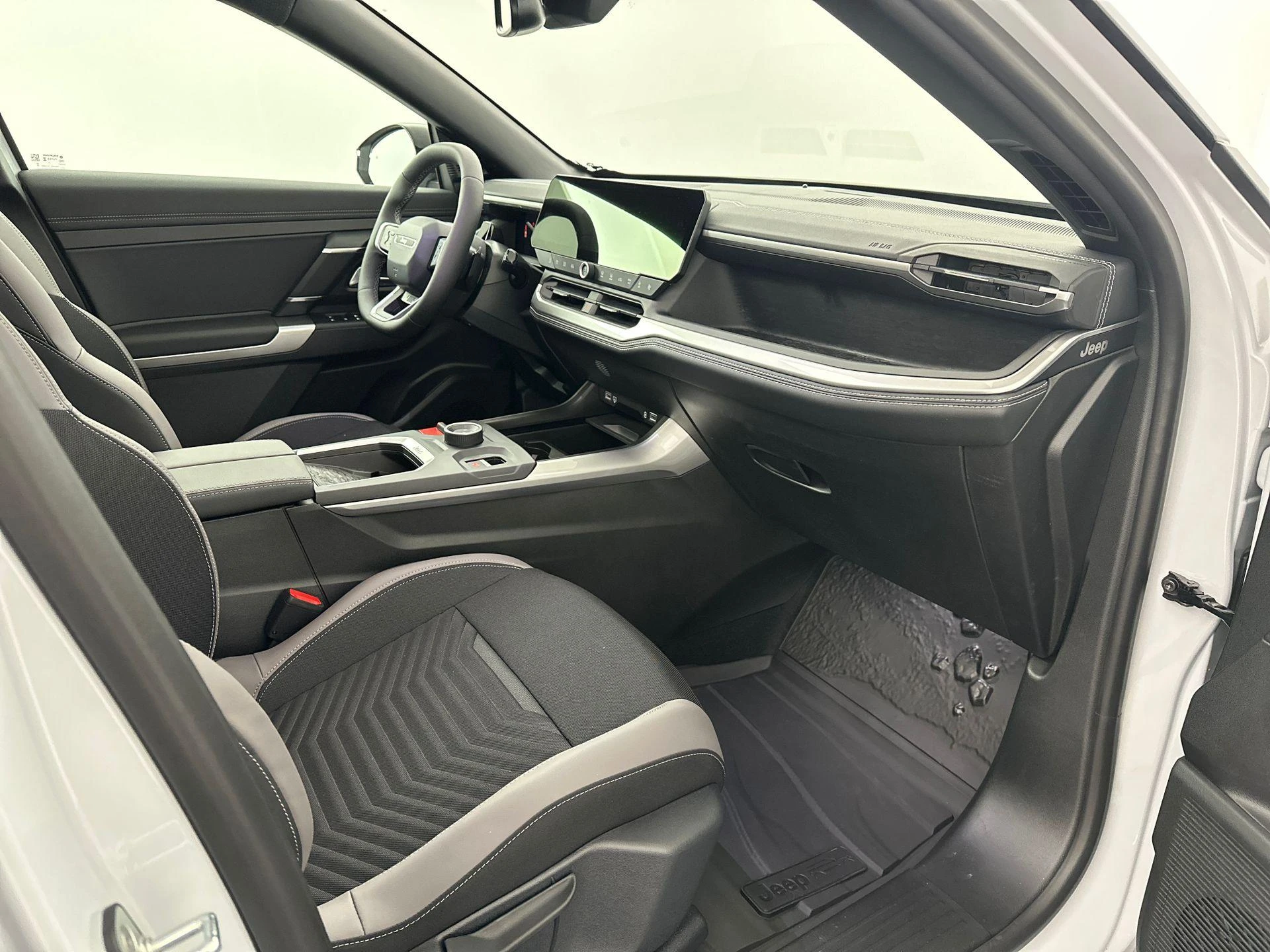 Jeep-Compass-image-24