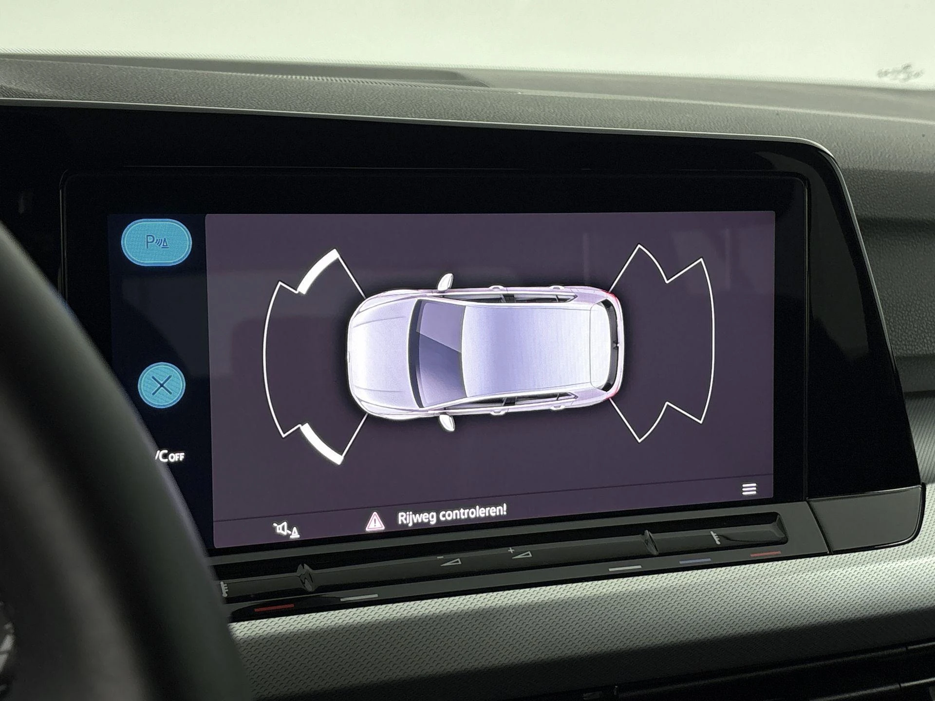 Volkswagen-Golf-image-10