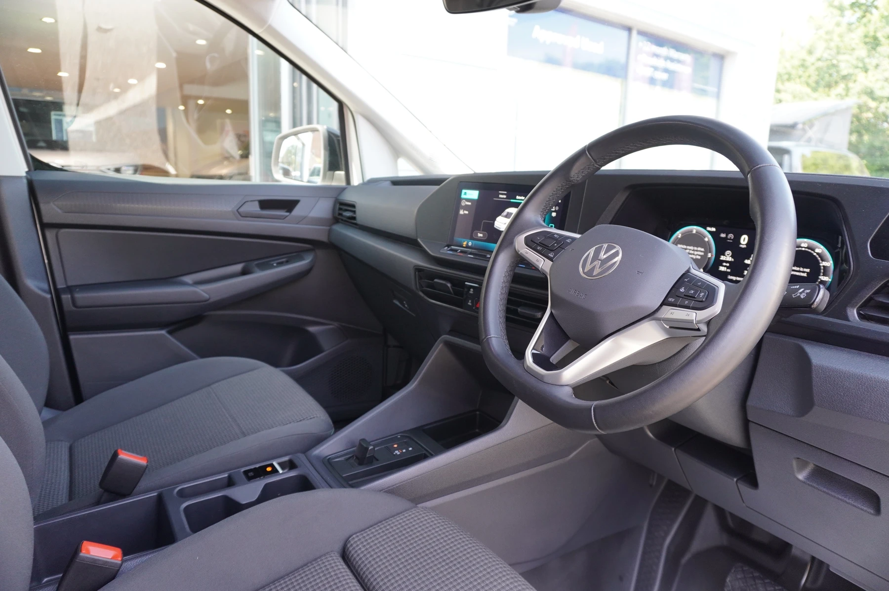 Volkswagen-Caddy-image-5