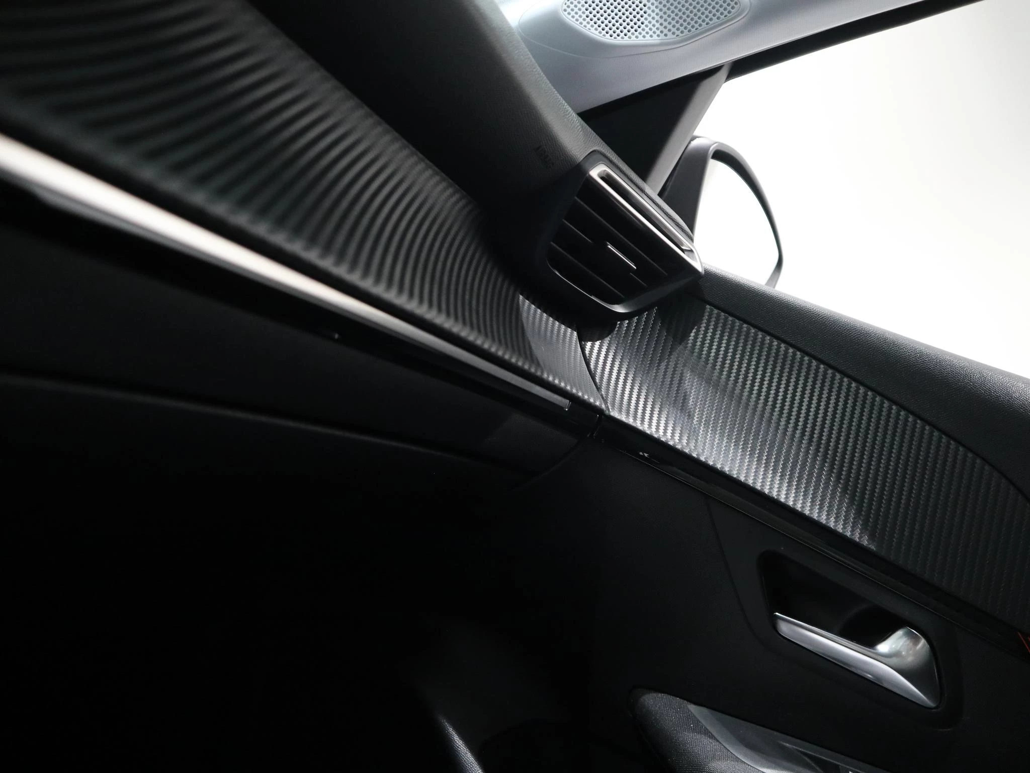 Peugeot-208-image-16