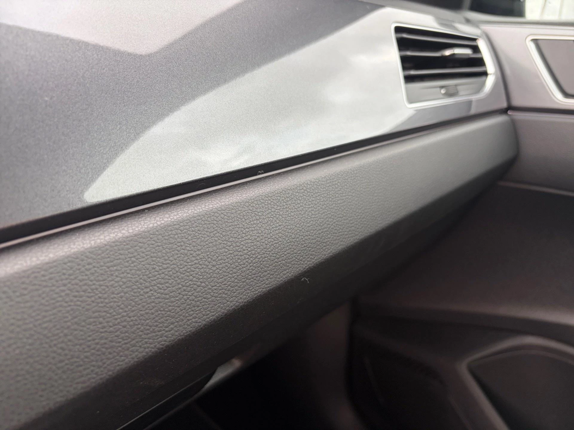 Volkswagen-Polo-image-8