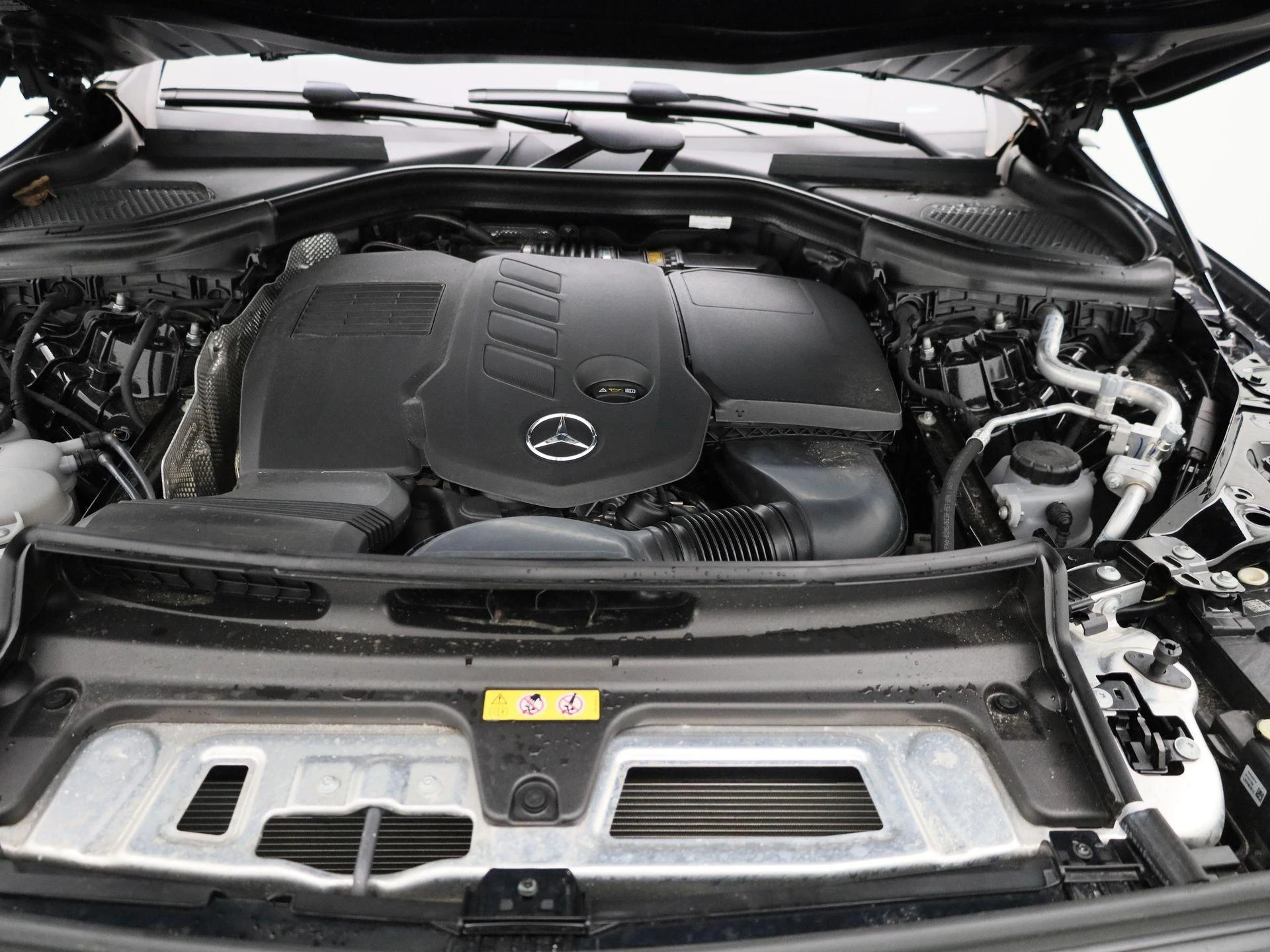Mercedes-Benz-GLC-image-32