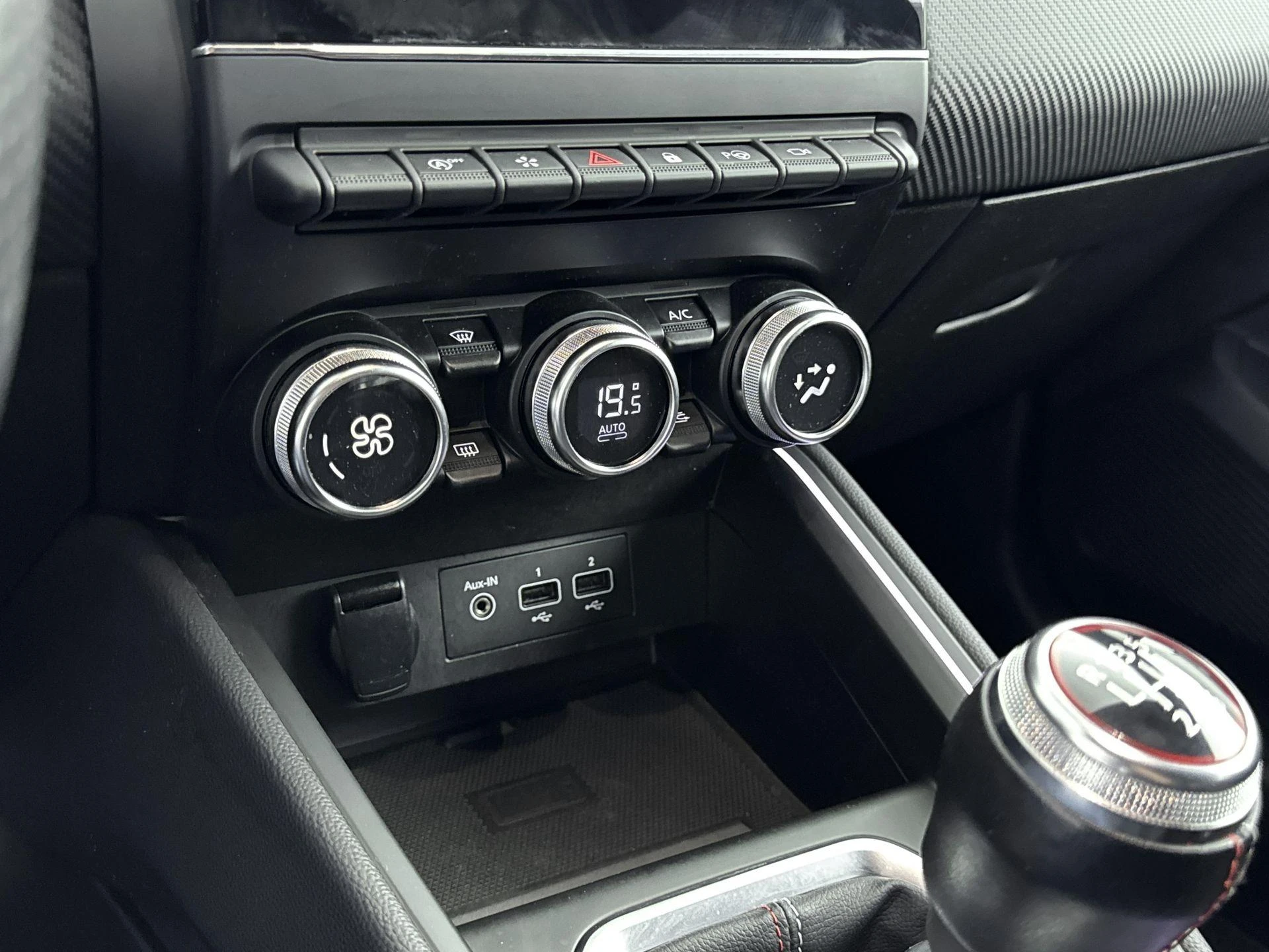 Renault-Clio-image-14