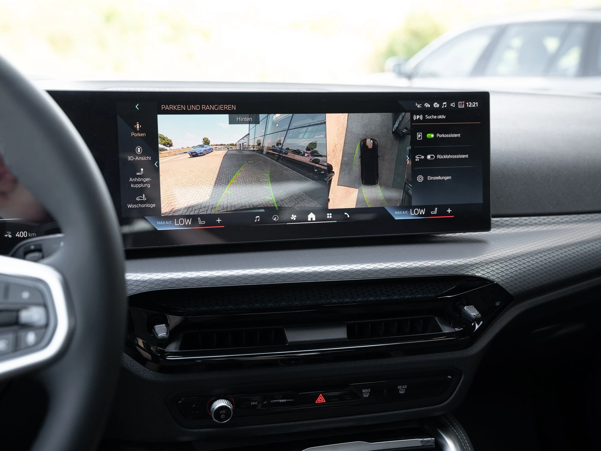 BMW-i4-image-15