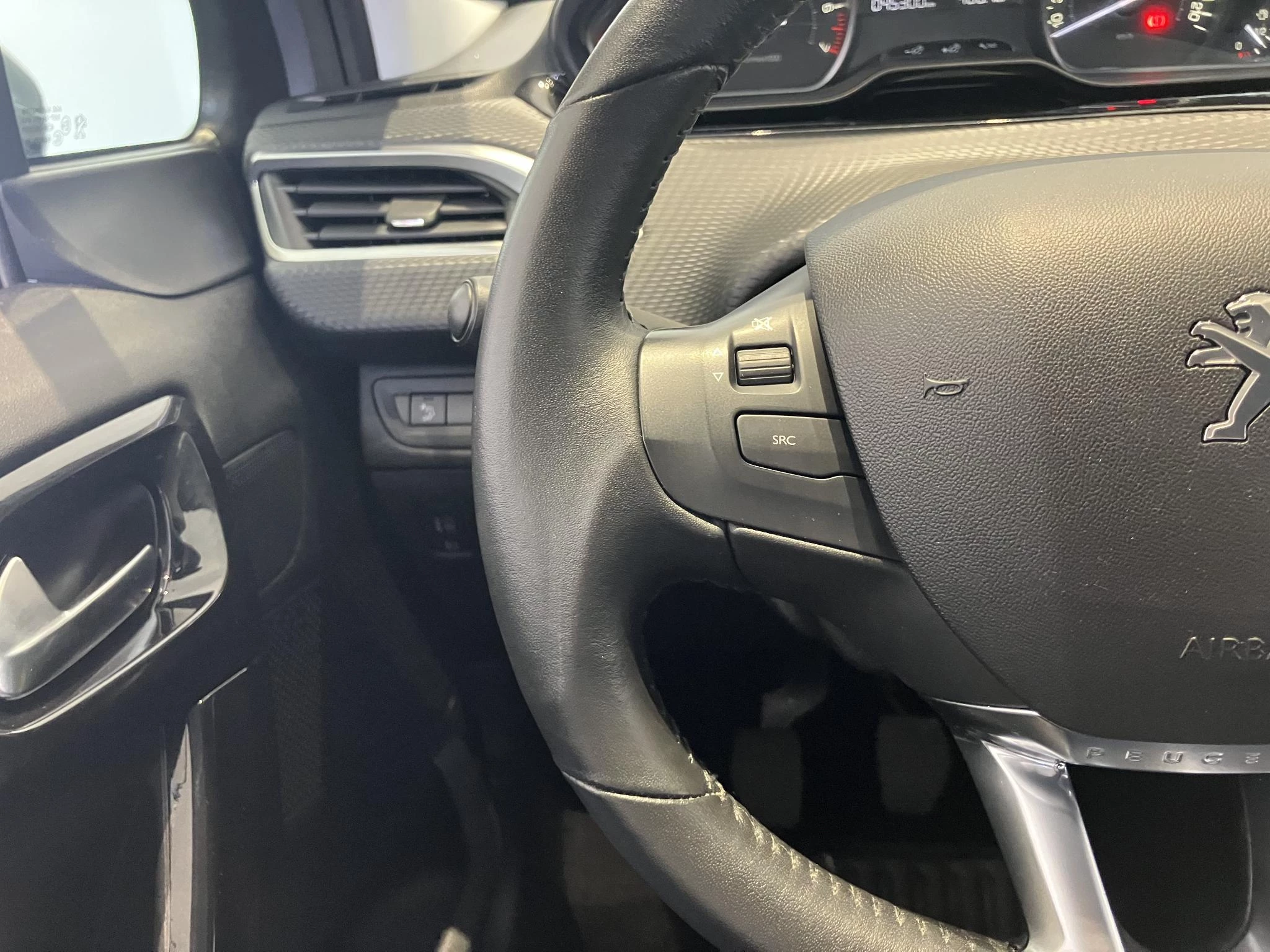 Peugeot-2008-image-17