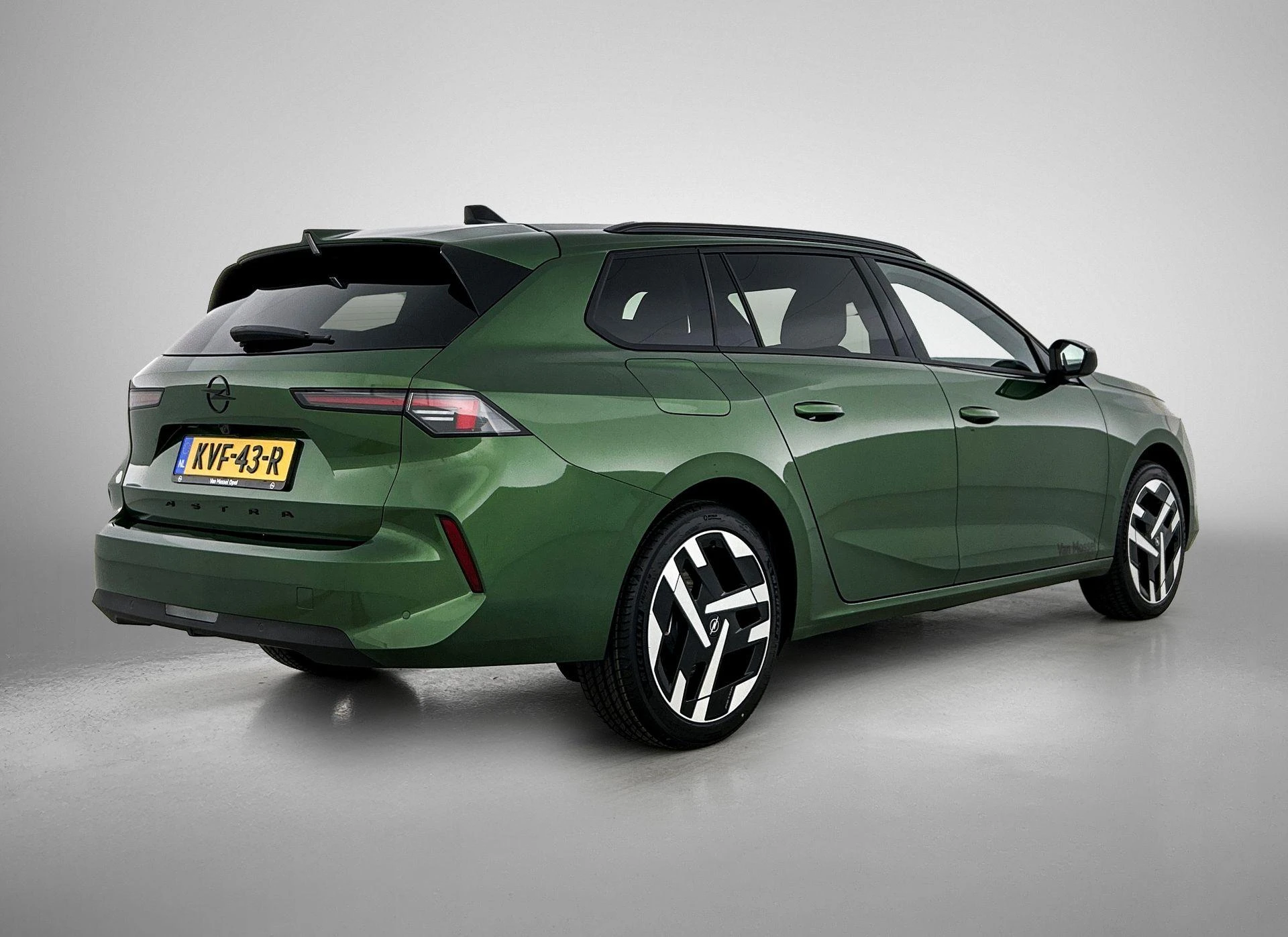 Opel-Astra-image-3