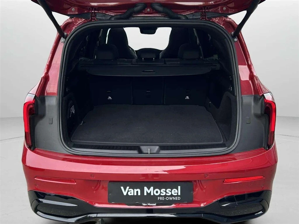 Mercedes-Benz-GLB-image-24