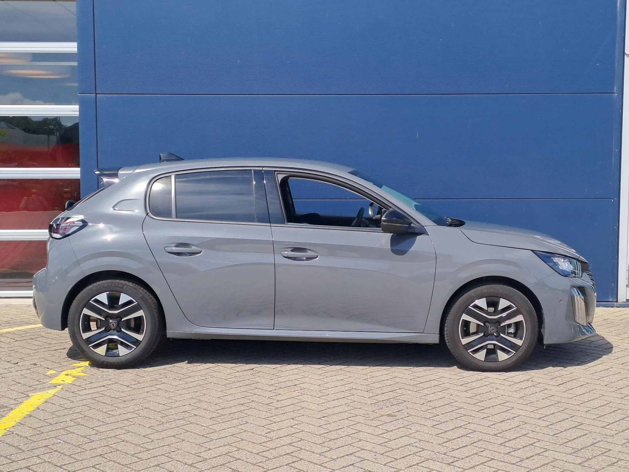 Peugeot-208-image-4