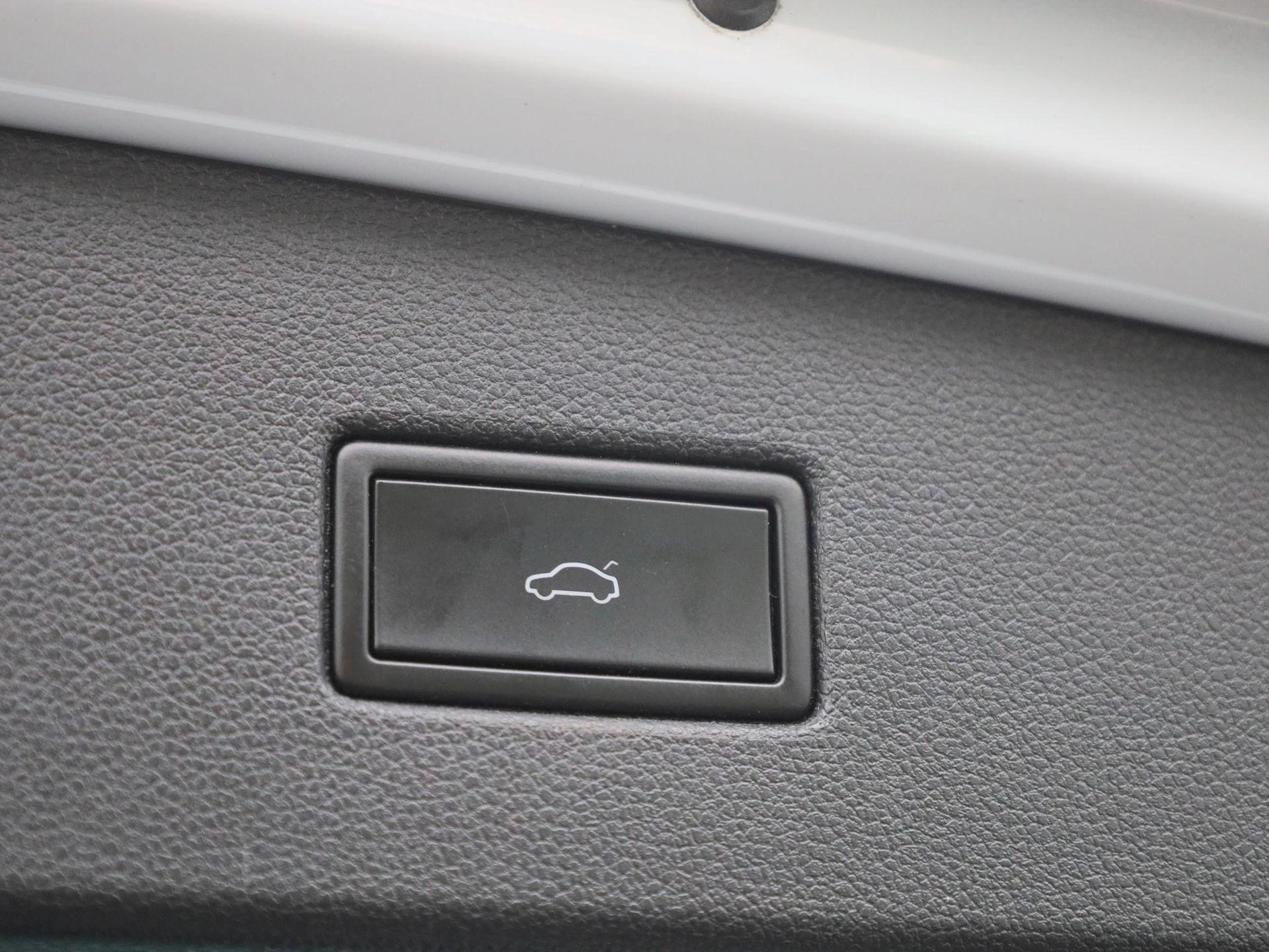 Volkswagen-Tiguan-image-14