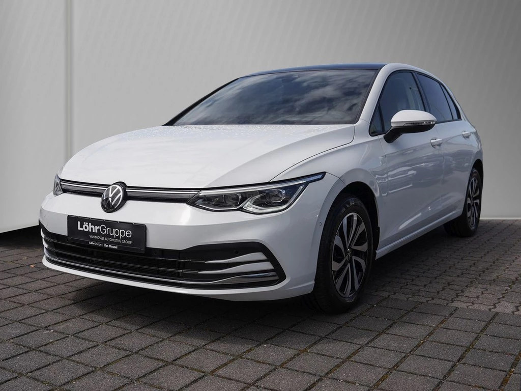 Volkswagen Golf VIII 2.0 TDI DSG ACTIVE /MatrixLED/Pano/ACC