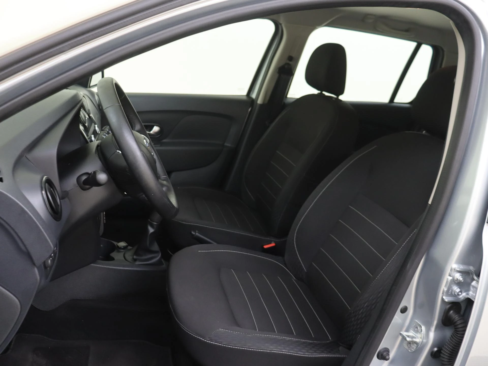 Dacia-Logan-image-14