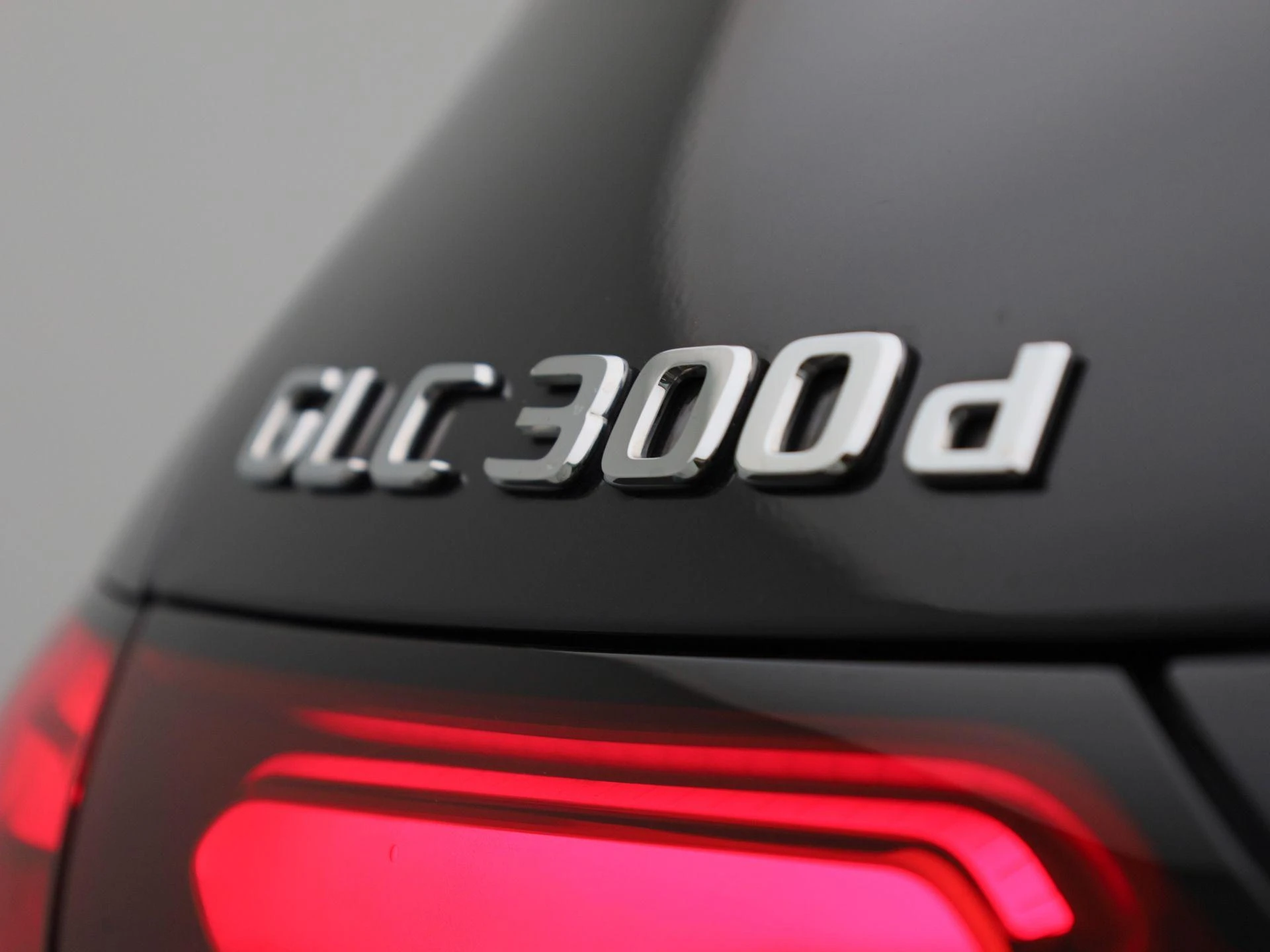 Mercedes-Benz-GLC-image-40