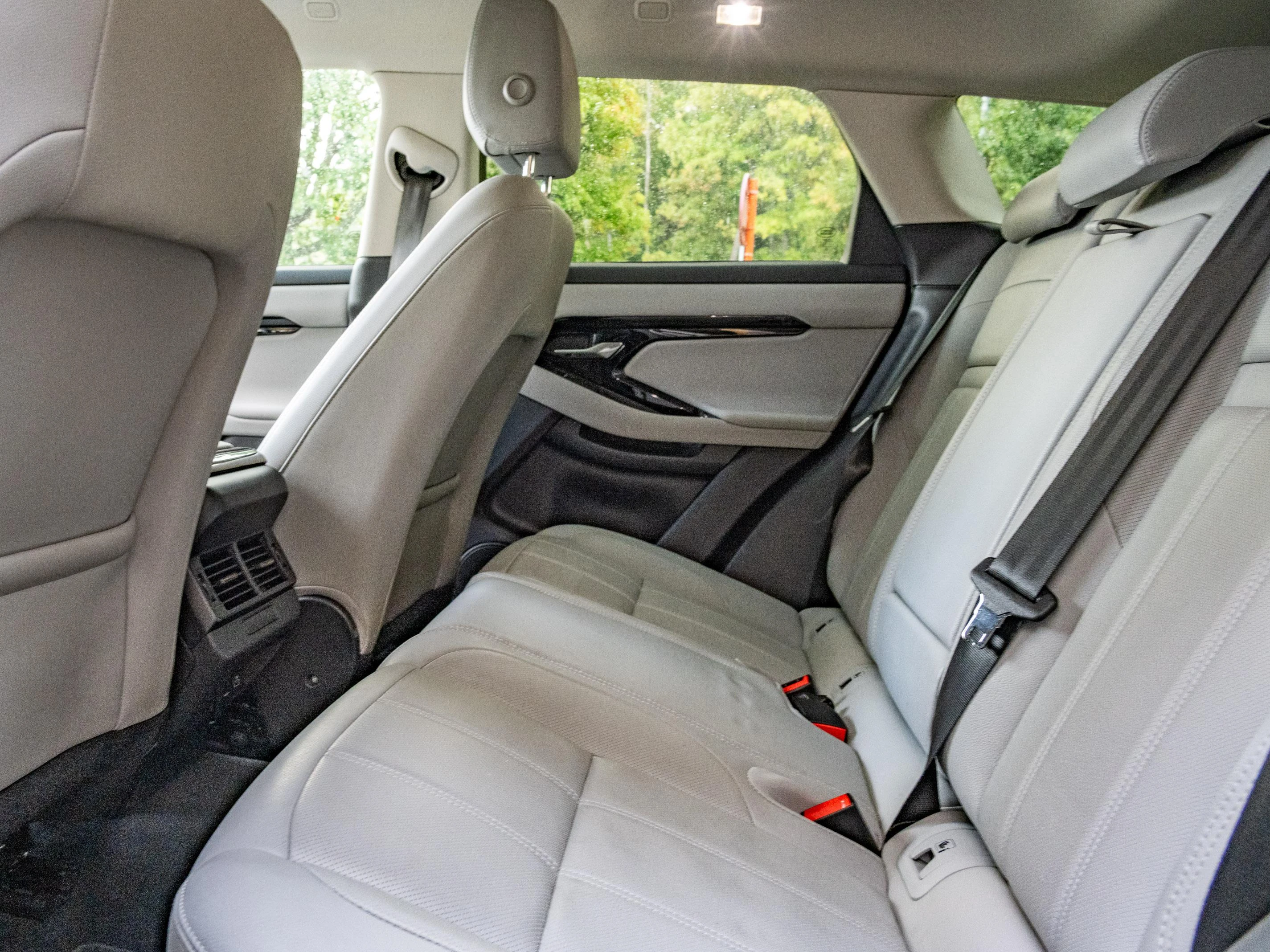Land Rover-Range Rover Evoque-image-16