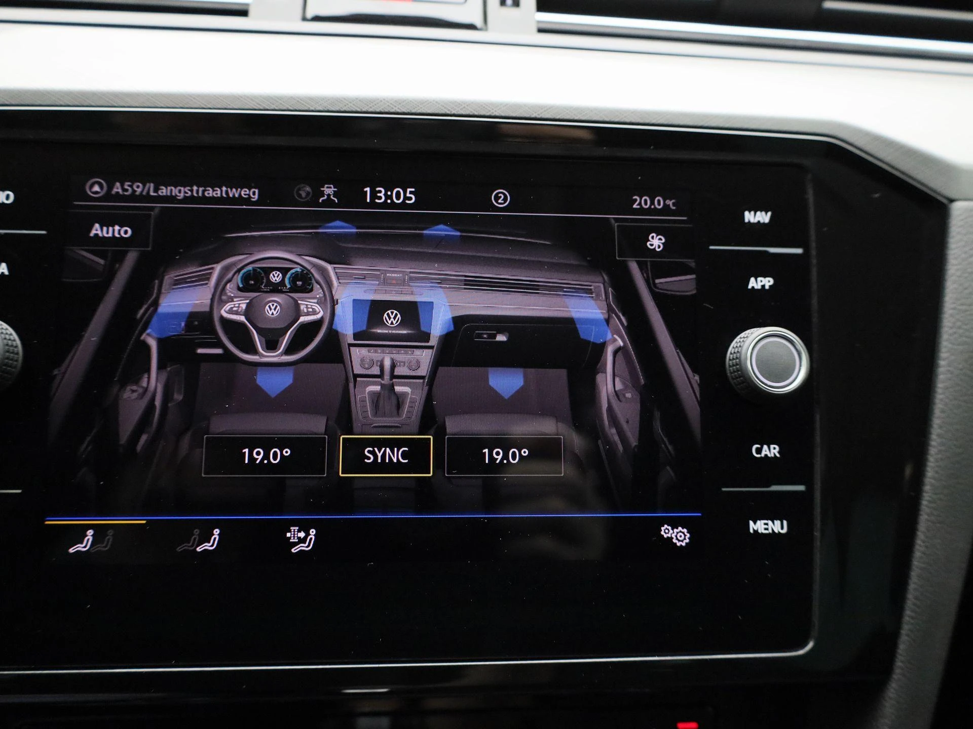 Volkswagen-Passat-image-32