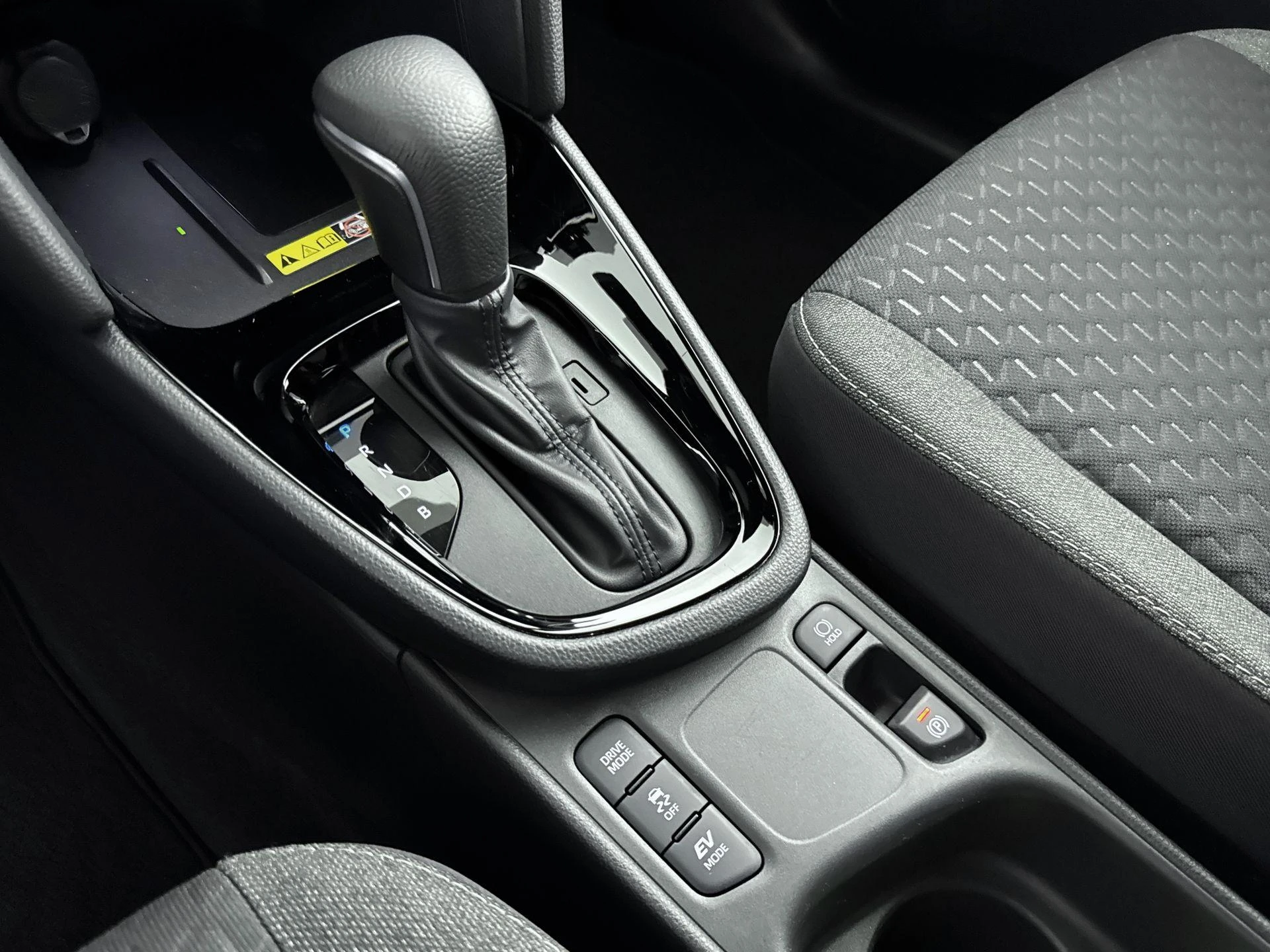 Toyota-Yaris Cross-image-13