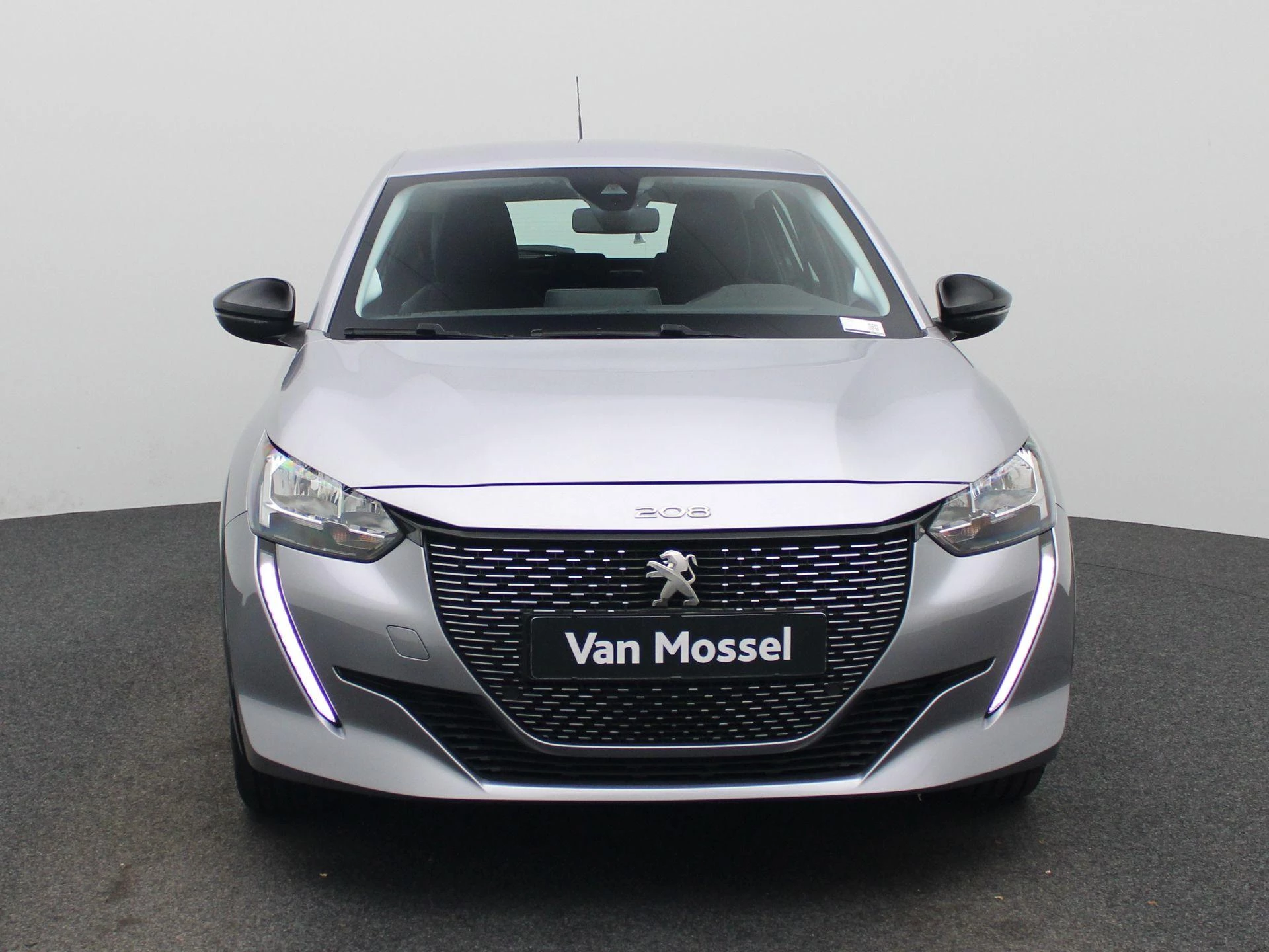 Peugeot-e-208-image-2