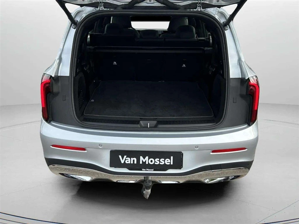 Mercedes-Benz-GLB-image-25