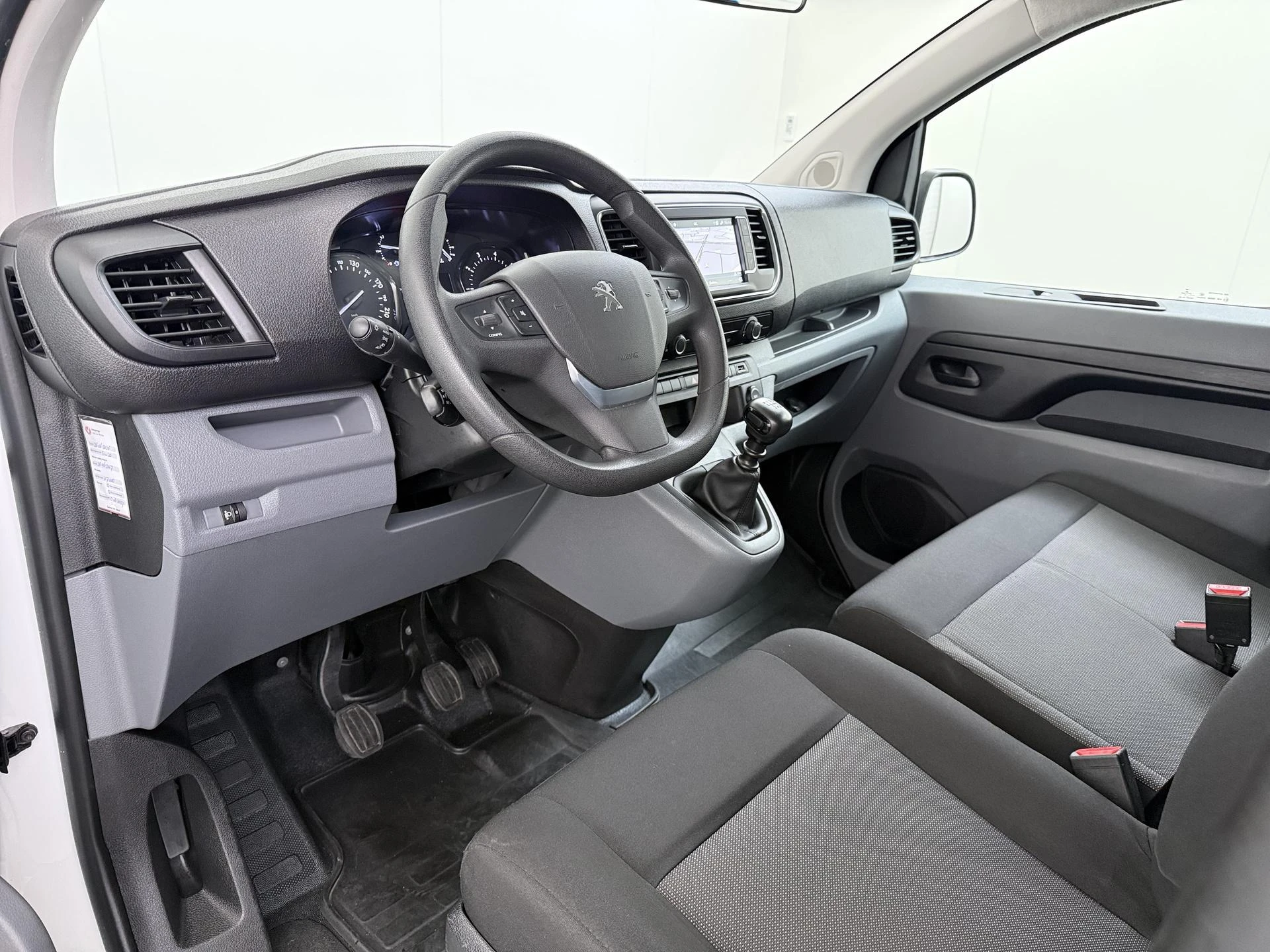 Peugeot-Expert-image-13