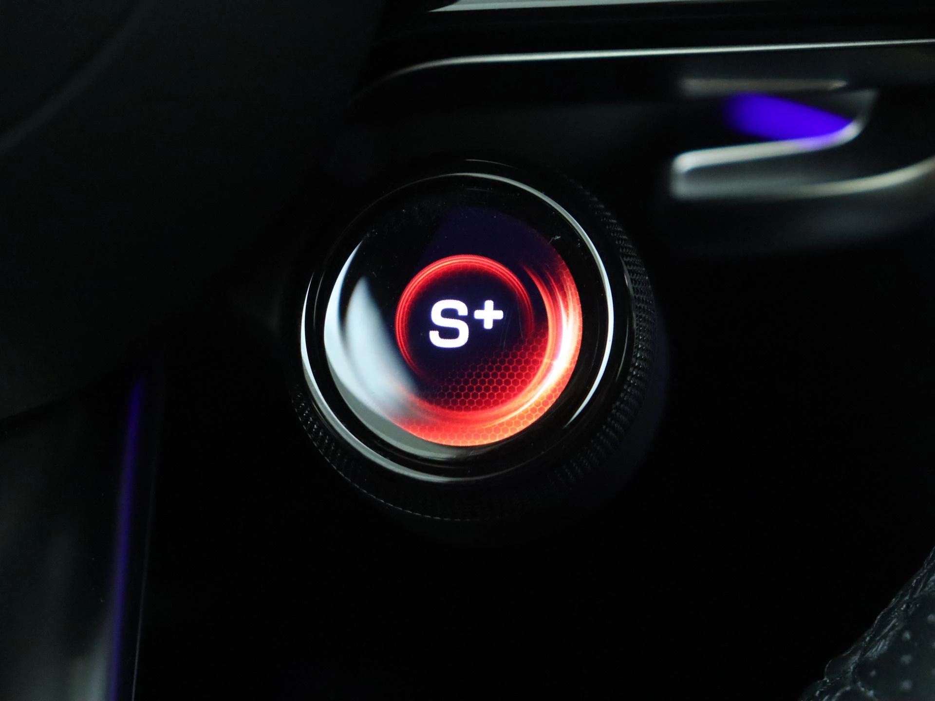 Mercedes-Benz-CLE-image-24