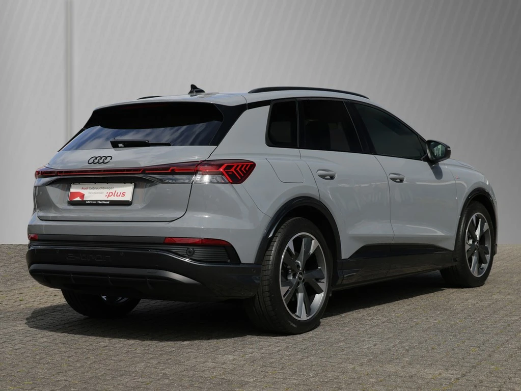 Audi Q4 e-tron 45 S line