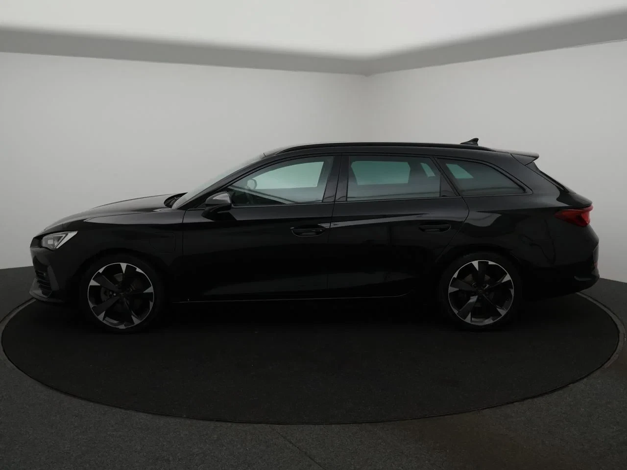 CUPRA-Leon Sportstourer-image-1