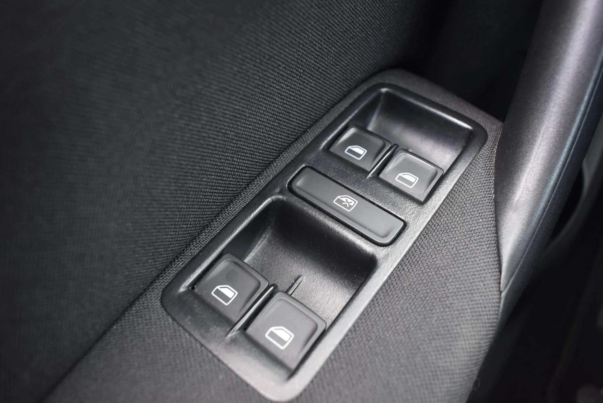 Volkswagen-Polo-image-16