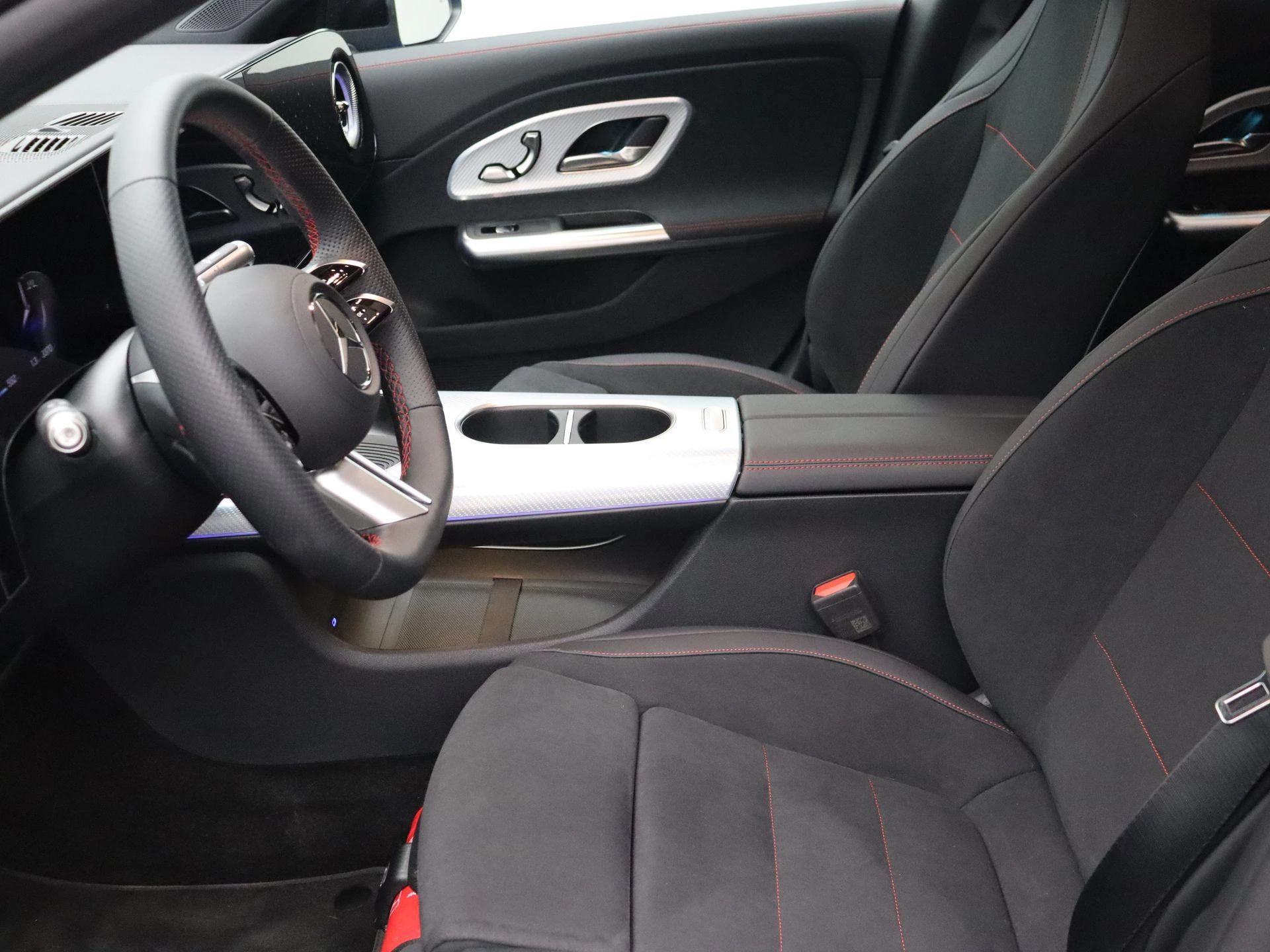 Mercedes-Benz-CLA-image-17
