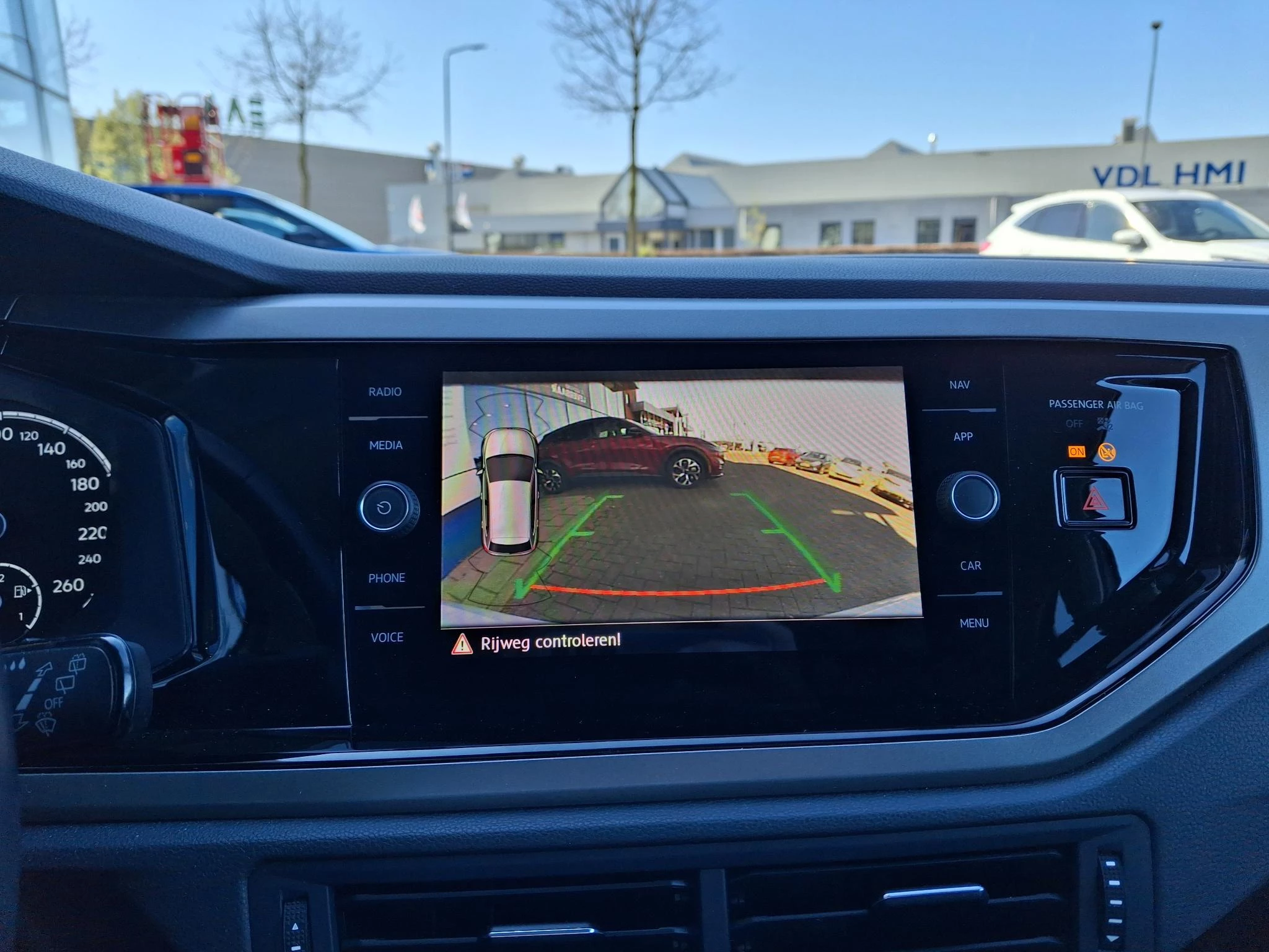 Volkswagen-Polo-image-15