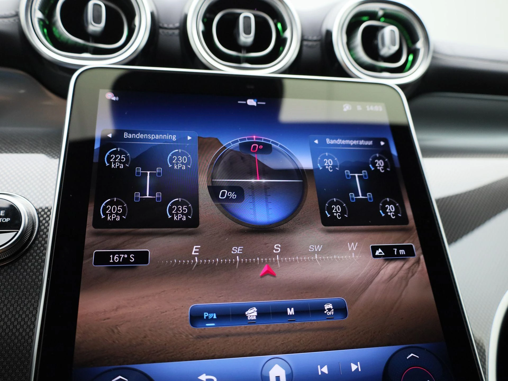 Mercedes-Benz-GLC-image-26