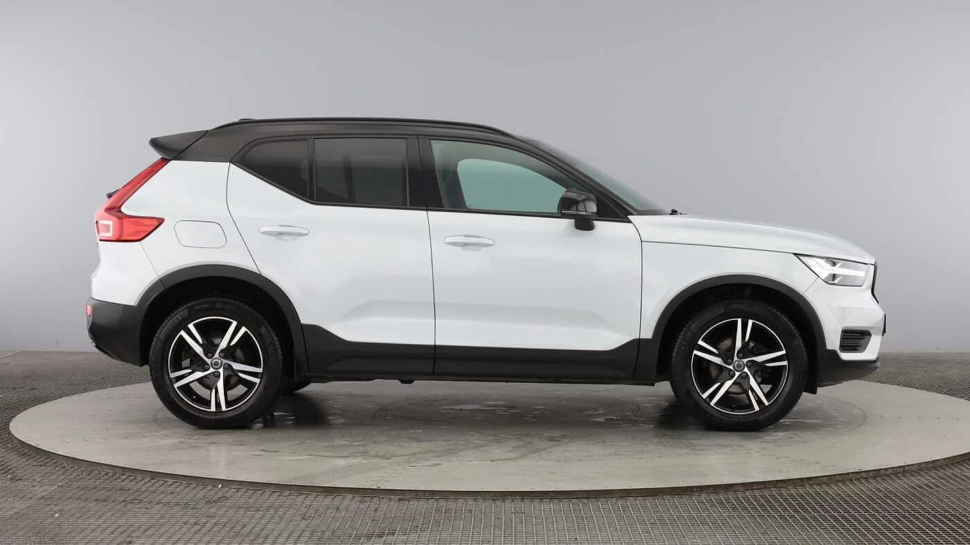 Volvo-XC40-image-1
