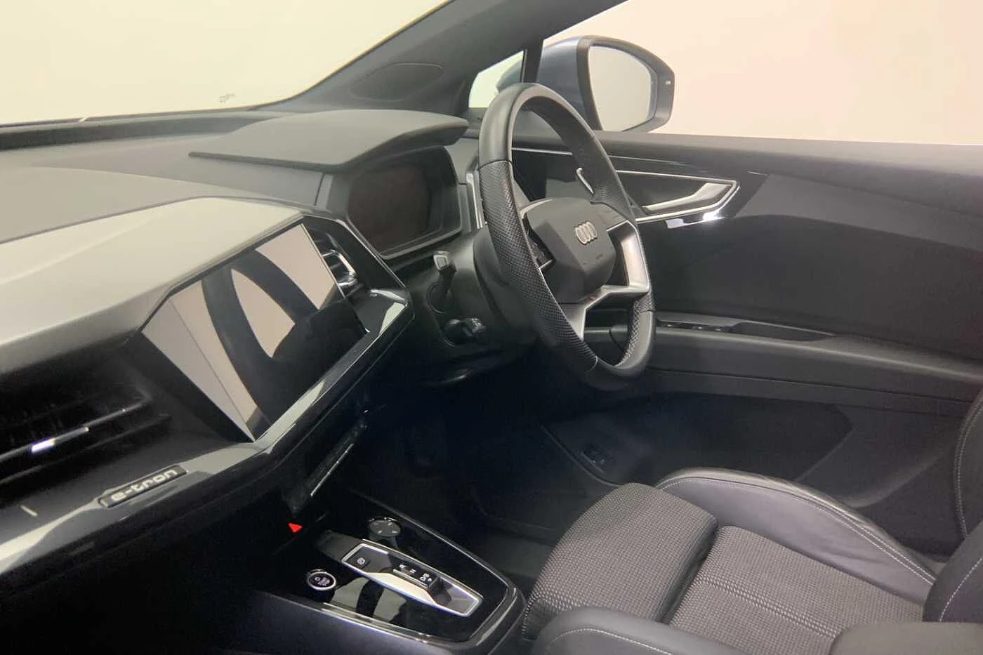 Audi-Q4 e-tron-image-4