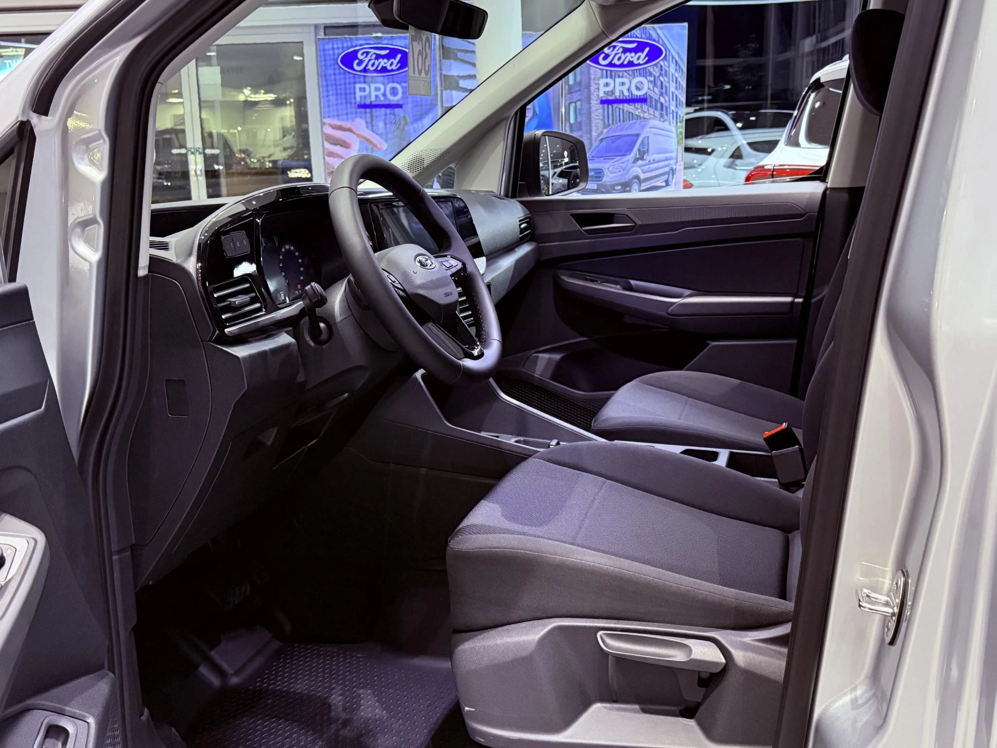 Ford-Transit Connect-image-15