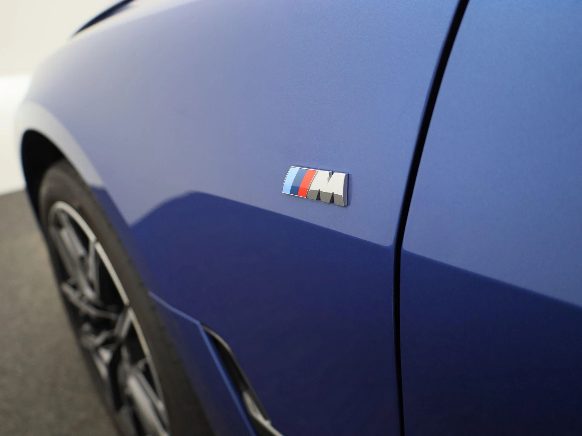 BMW-i4-image-32