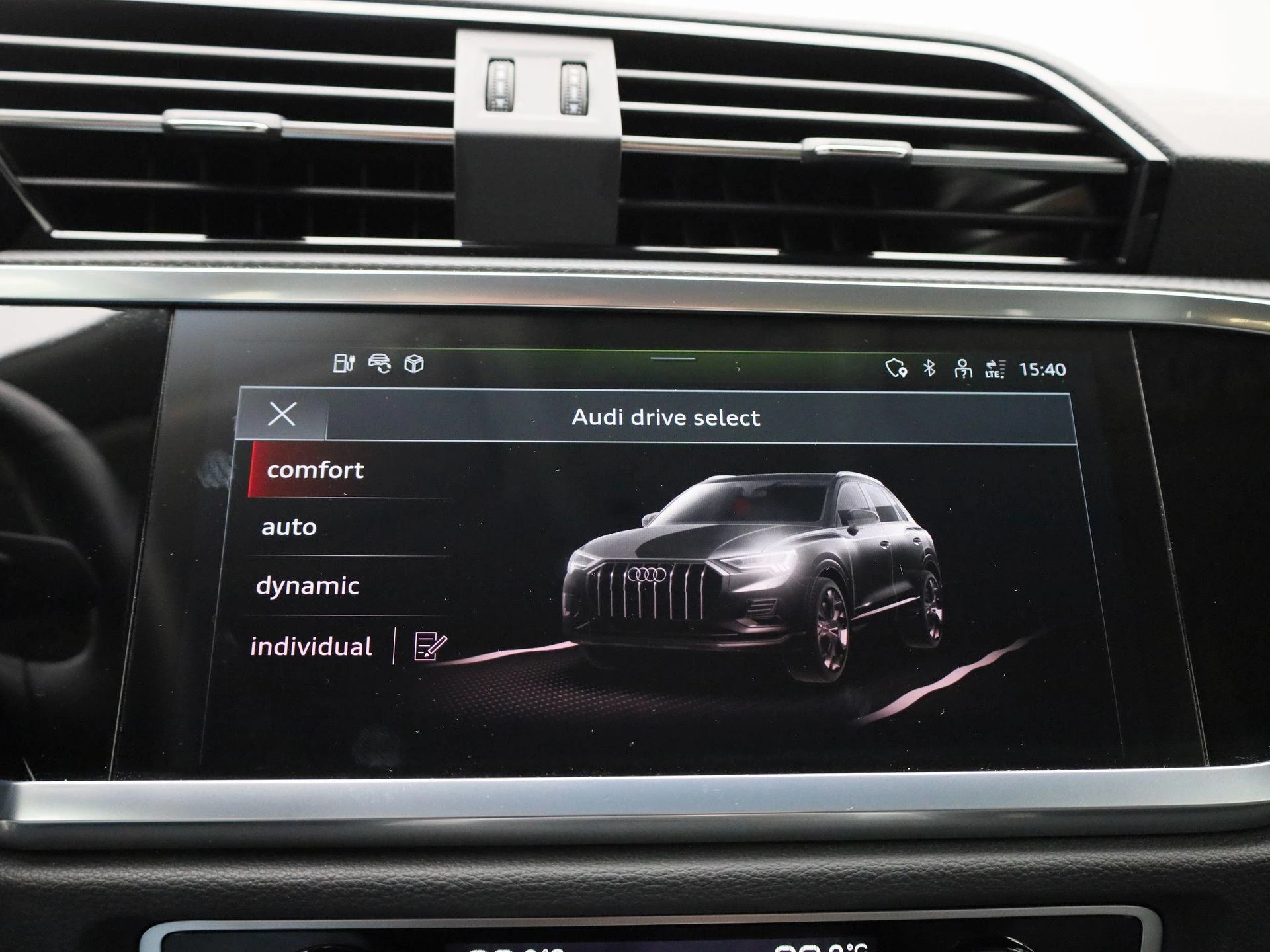 Audi-Q3-image-24