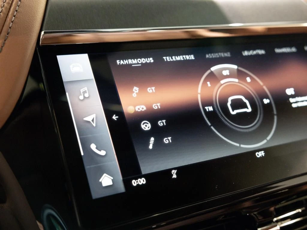 Aston Martin-DBX-image-28