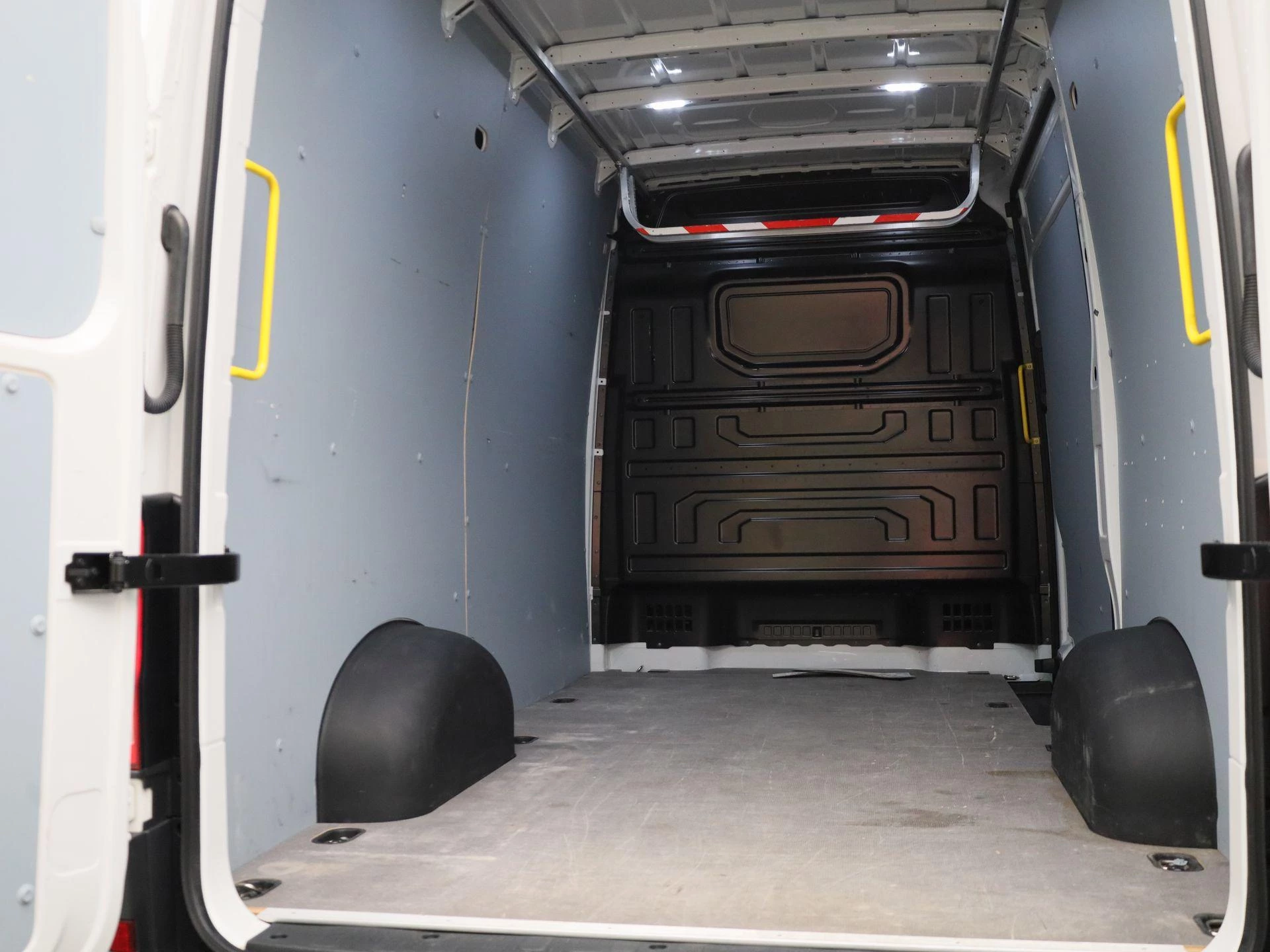Volkswagen Crafter 2.0 TDI L3H3 140PK