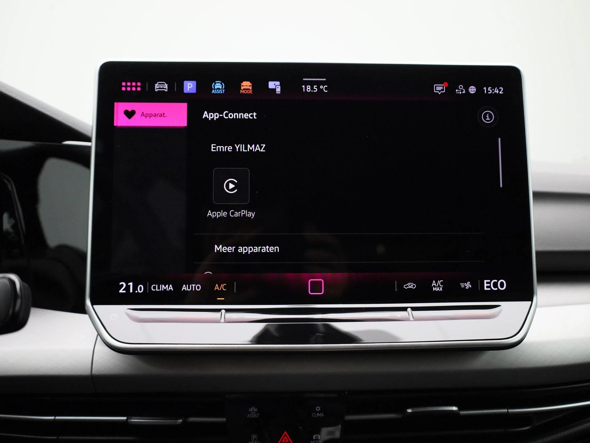 Volkswagen-Golf-image-20